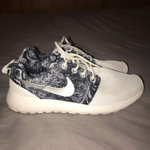 nike roche
